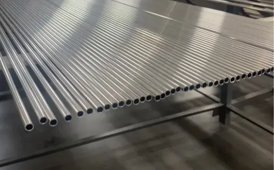 Tubo saldato in acciaio inossidabile ASTM A312 di alta qualità per resistenza alla corrosione